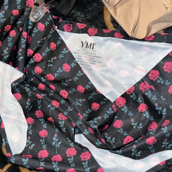 🆕4 Pair of YMI Women’s Panties Size Large Never Worn still attached to hanger - Picture 2 of 3